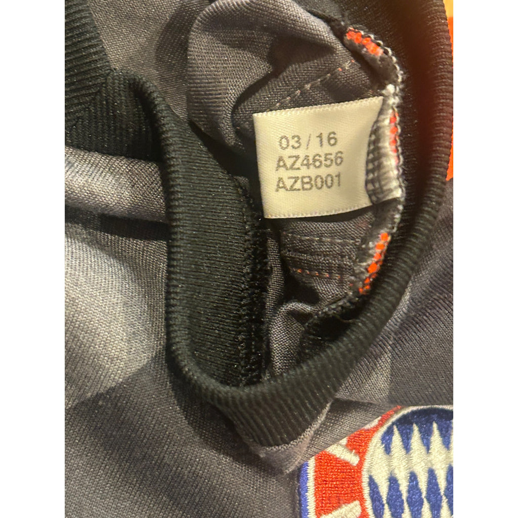 Adidas 2016-2017 FC Bayern Munich Away Kit Soccer Jersey Men's Small