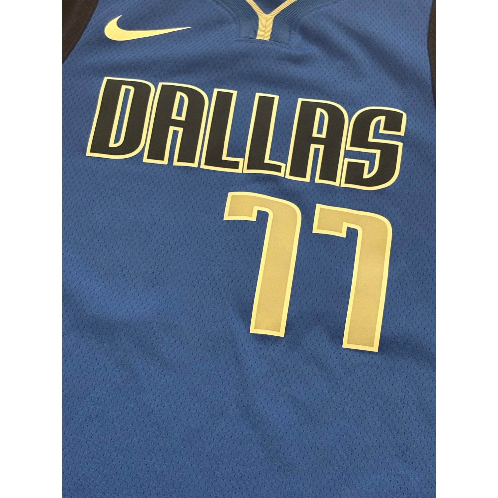 Nike Dallas Mavericks Luka Dončić #77 Swingman NBA Jersey Blue Men's Size 52